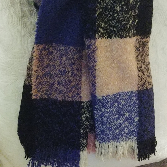 🎉2/$16 NWT True North Plaid Cozy Scarf - Picture 2 of 3